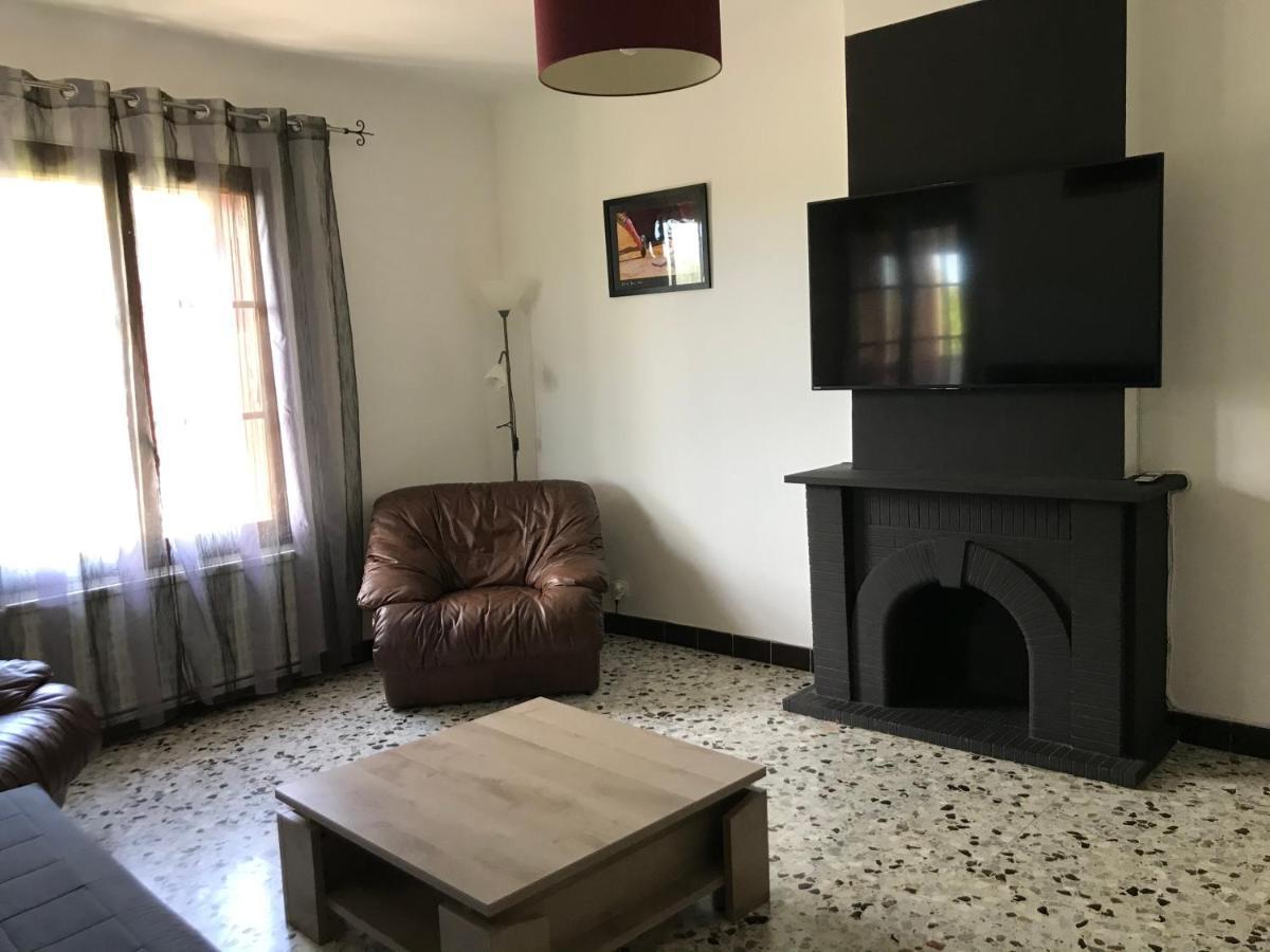 Appartement Tout Confort Avec Parking Fermé Arlés Exterior foto