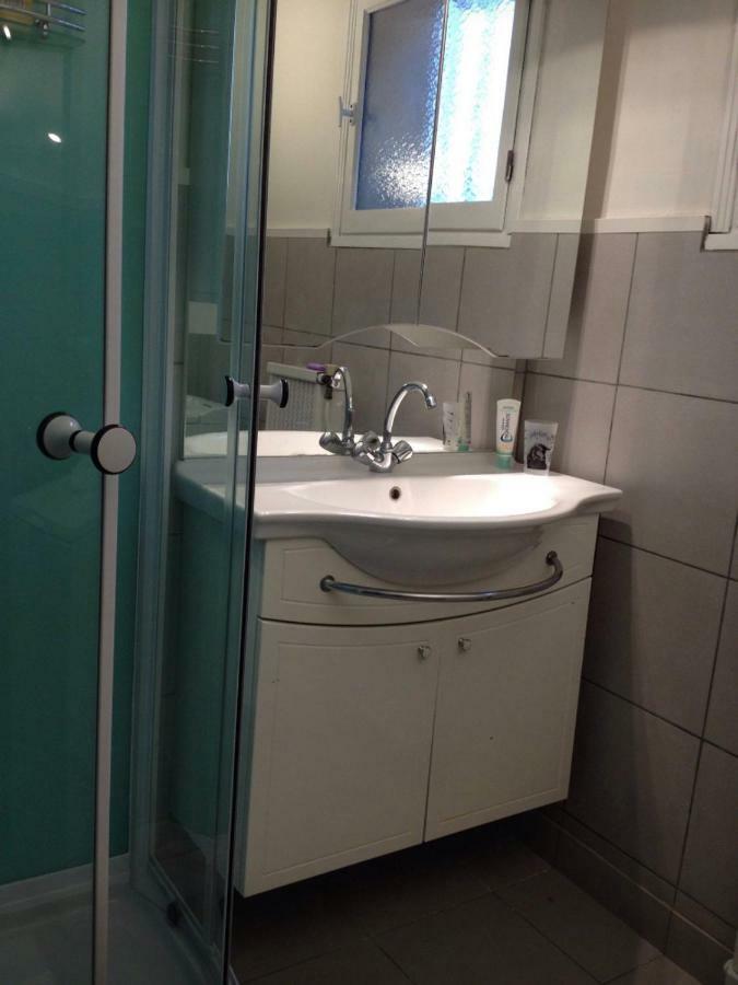Appartement Tout Confort Avec Parking Fermé Arlés Exterior foto
